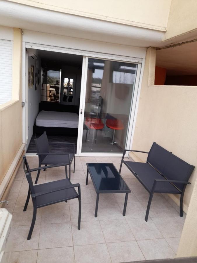 Nid Douillet Dans Les Coursives Du Village Naturiste Du Cap D Agde Bagian luar foto