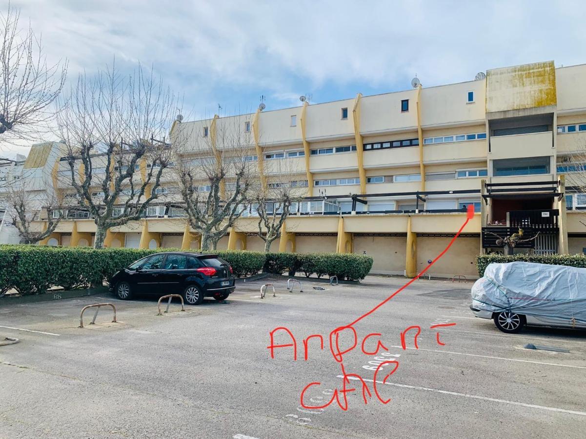 Nid Douillet Dans Les Coursives Du Village Naturiste Du Cap D Agde Bagian luar foto